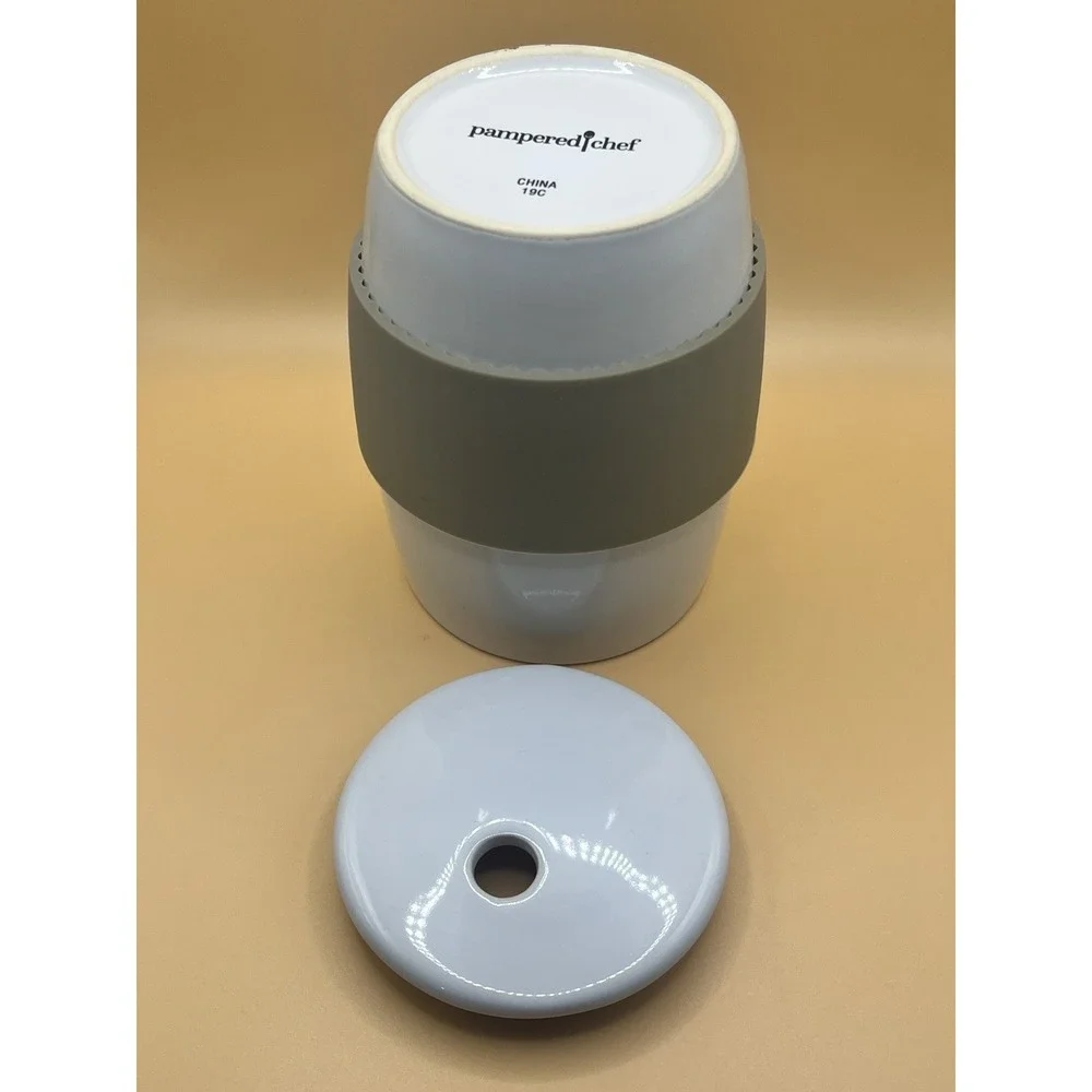 Pampered Chef Ceramic Microwave Egg Cooker Silicone Sleeve & Lid Cover 1529